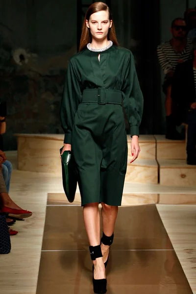 Look 8
